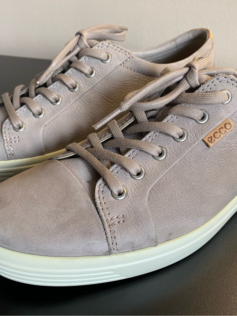 ECCO Soft 7 Mens Leather Sneaker Size EU 44 / US 10 Low Top Grey Taupe Suede